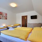 Neubauer 3* Ostružná